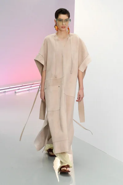 Look 32